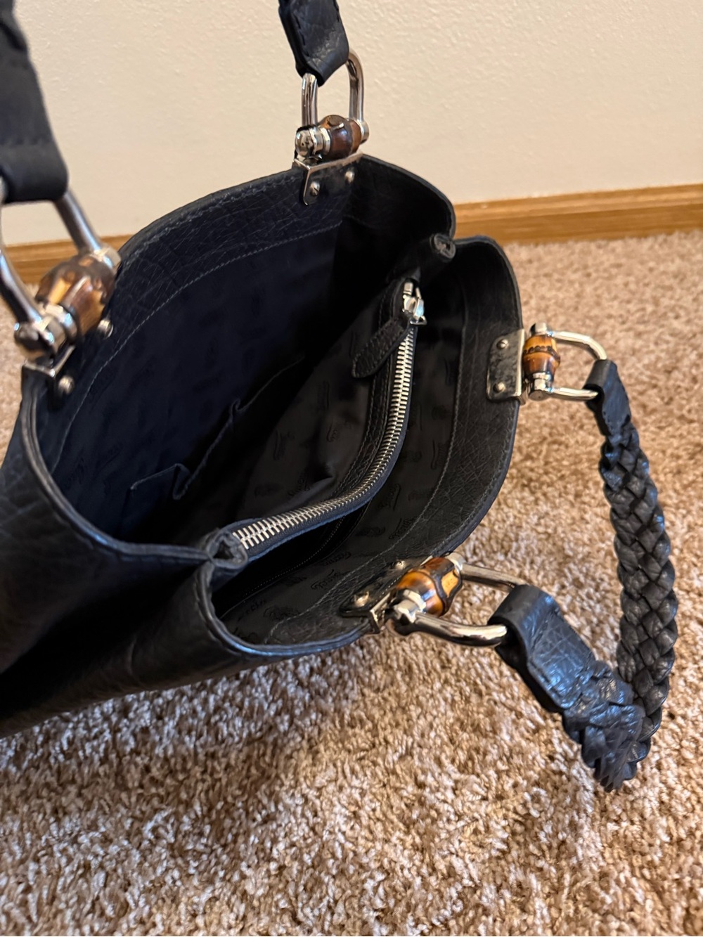 Classic Gucci Black Leather Tote Bag with Braided Handles and bamboo detail - Picture 5 of 11